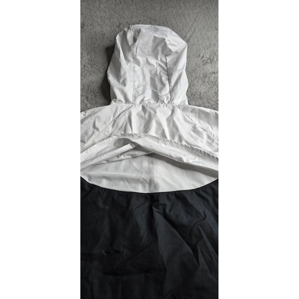 NIKE Sportswear Windrunner Jacket Women's Medium Black White Lightweight Running